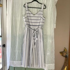 Like New!!! Elle jumper, size XL